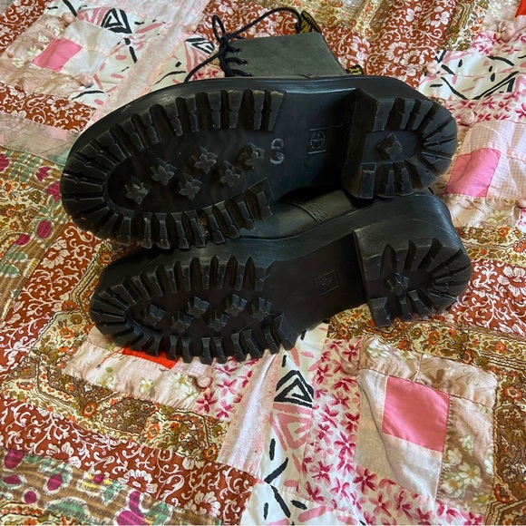 Dr. Martens Shriver HI Olive Green Lace-Up Combat Boots Women’s 9 - Picture 4 of 7